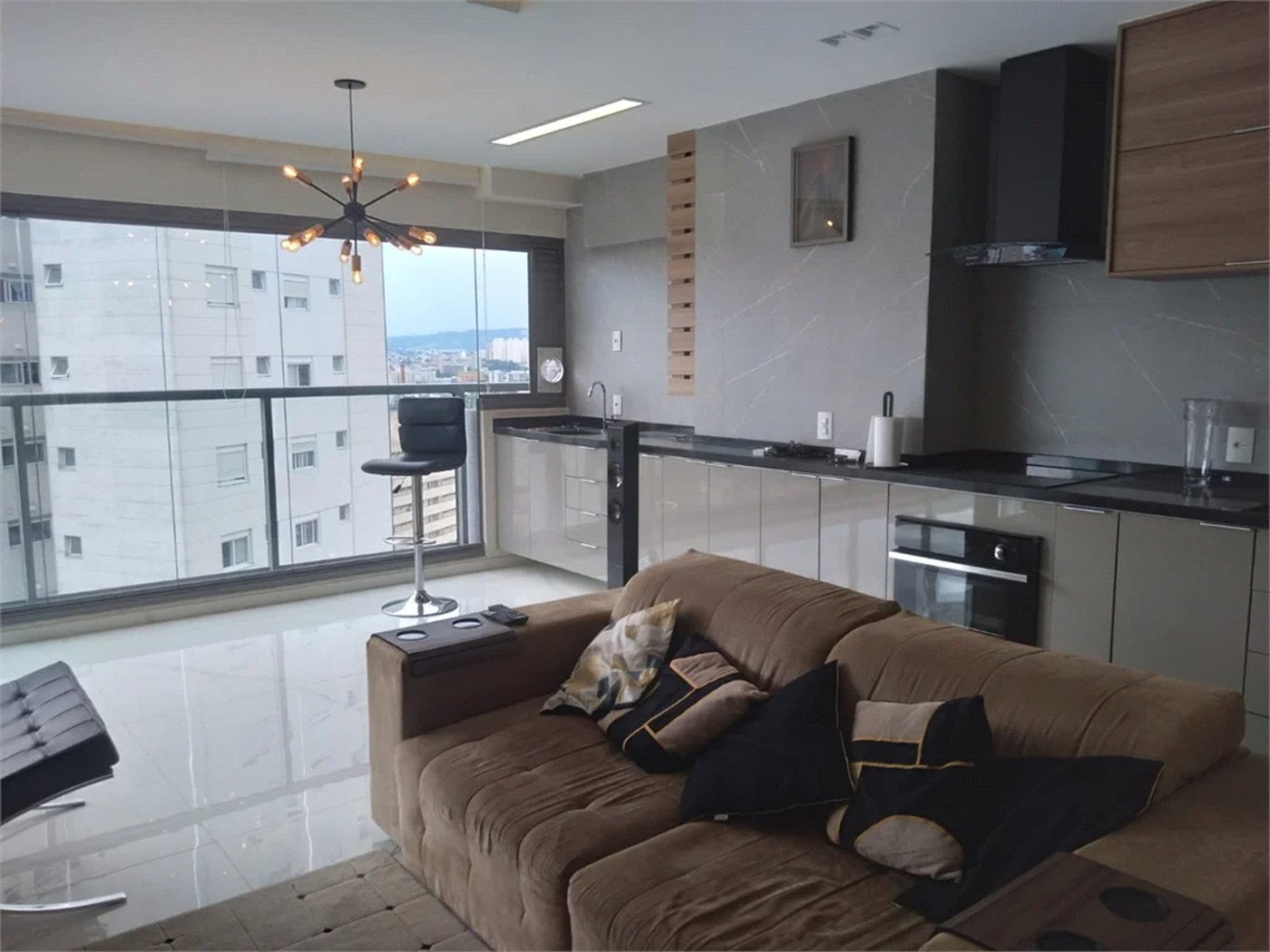 Apartamento à venda com 2 quartos, sendo 1 suíte,  em Vila Romana, São Paulo, SP