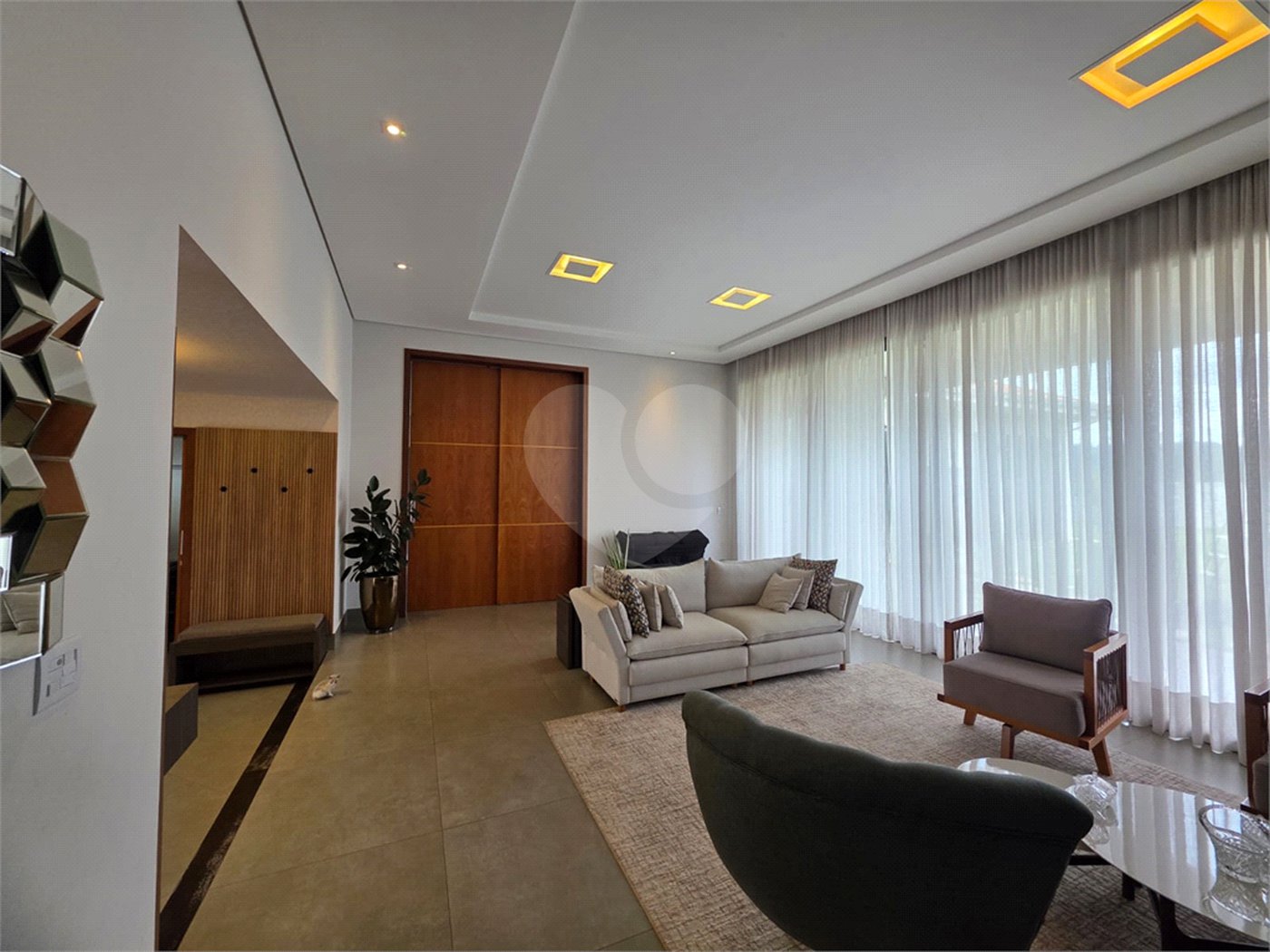 Casa à venda com 4 suítes no condomínio Residencial Jardim Primavera, Louveira - SP