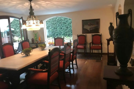 Casa à venda com 5 quartos, sendo 2 suítes,  em Jardim Everest, São Paulo, SP