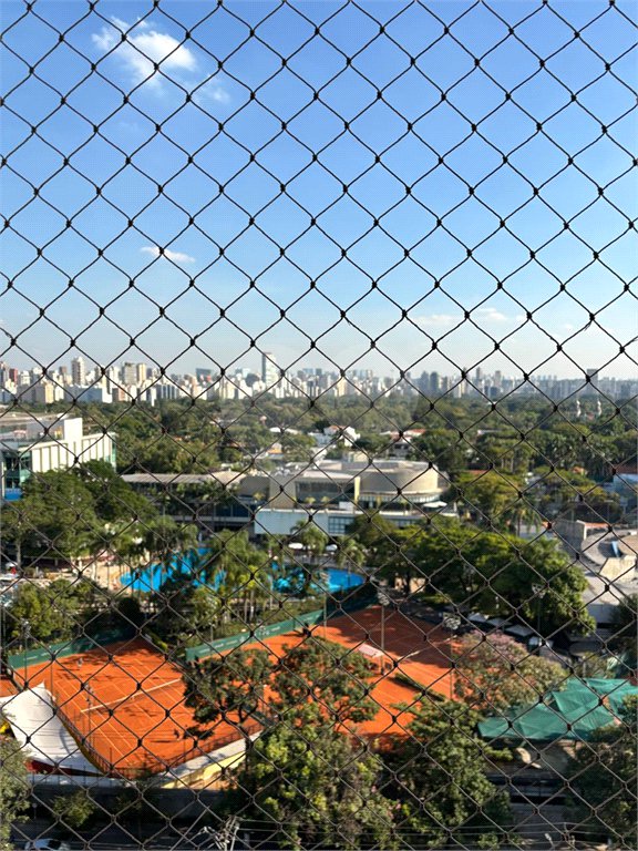 Apartamento à venda com 3 quartos, sendo 1 suíte, em Cerqueira César, São Paulo, SP