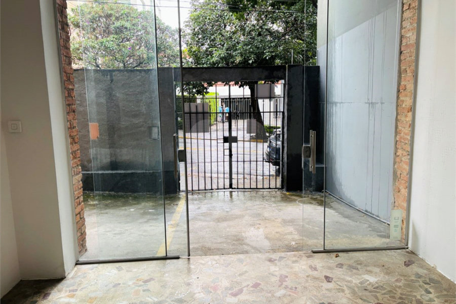 Sobrado à venda com 3 quartos, sendo 1 suíte, em Vila Romana, São Paulo, SP