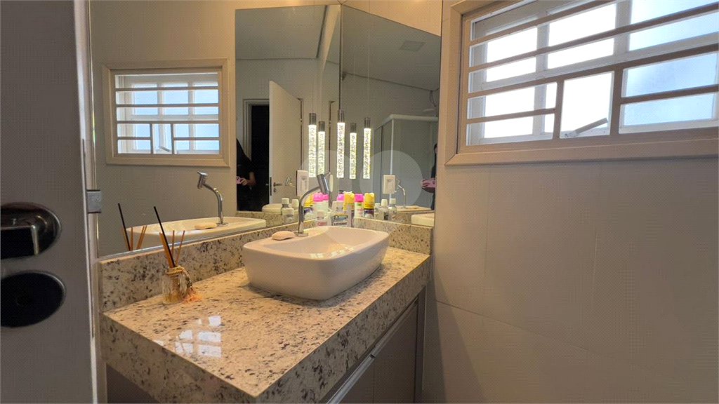 Casa à venda com 3 quartos, sendo 1 suíte,  no condomínio Jardim das Flores, Sorocaba - SP