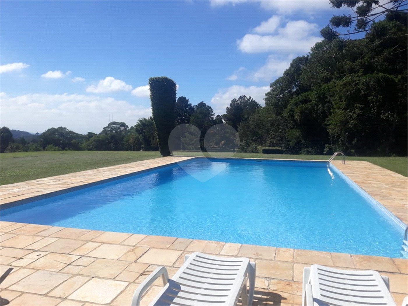 Chácara à venda com 3 quartos, sendo 2 suítes,  em Vila Darcy Penteado (mailasqui), São Roque, SP