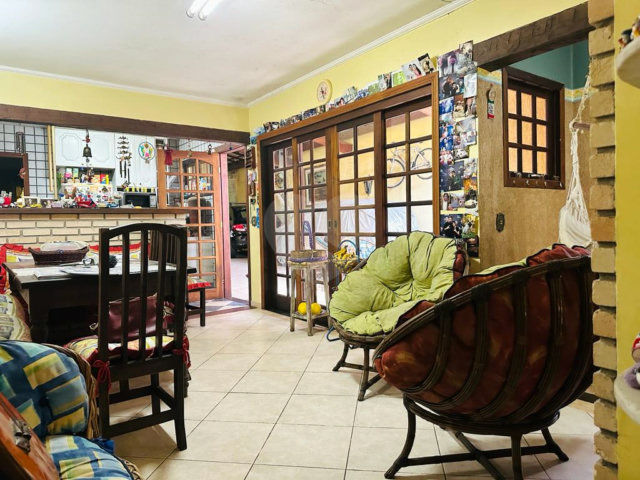 Casa Térrea à venda com 4 quartos, sendo 1 suíte,  em Interlagos, São Paulo, SP