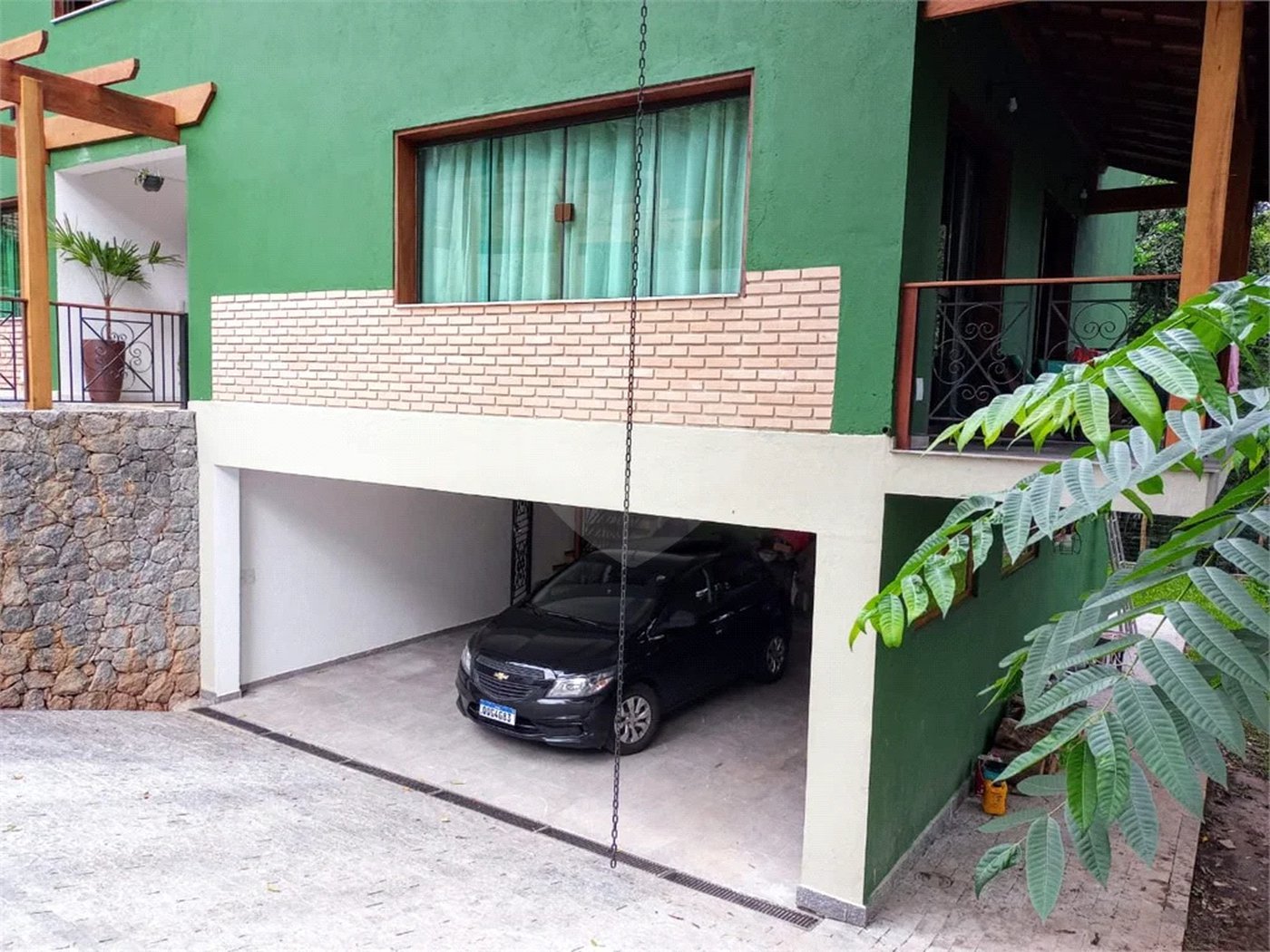 Casa à venda ou para alugar com 5 quartos, sendo 4 suítes, no condomínio Associação Reserva das Hortênsias, Mairiporã - SP