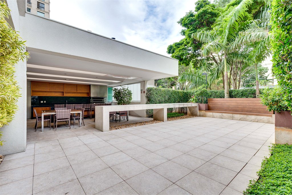 Apartamento à venda com 4 suítes em Campo Belo, São Paulo, SP