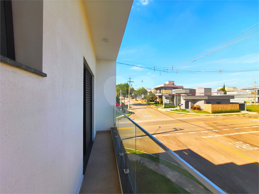 Casa à venda com 3 quartos, sendo 1 suíte, no condomínio Terras de São Francisco, Sorocaba - SP