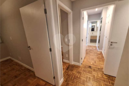 Apartamento à venda com 3 quartos, sendo 1 suíte, em Itaim Bibi, São Paulo, SP