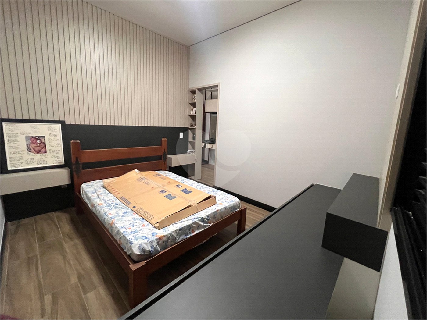 Casa à venda com 3 quartos, sendo 2 suítes, no condomínio Terras de Mont Serrat, Salto - SP