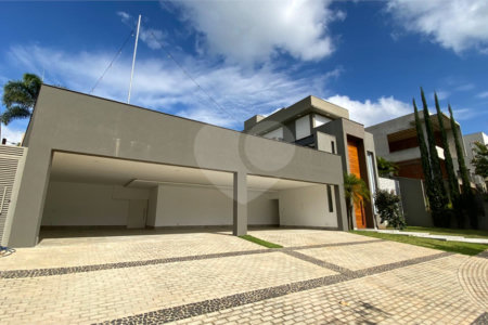 Casa à venda com 4 suítes no condomínio Portal Horizonte, Bragança Paulista - SP