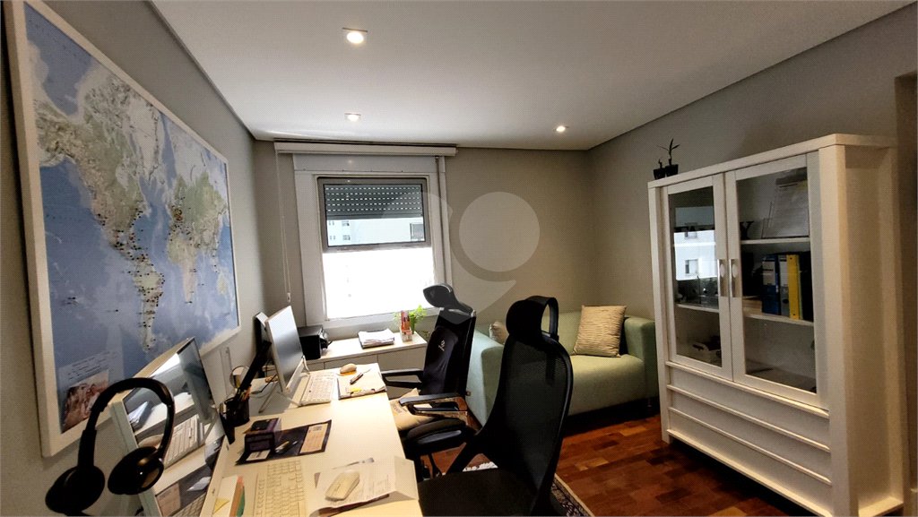 Apartamento à venda com 3 quartos, sendo 1 suíte, em Alto da Boa Vista, São Paulo, SP
