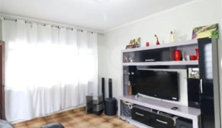 Sobrado à venda com 3 quartos, sendo 1 suíte,  em Vila Constança, São Paulo, SP