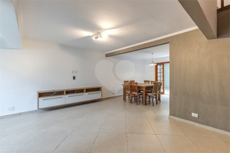 Sobrado à venda com 2 quartos, sendo 1 suíte, em Alto da Boa Vista, São Paulo, SP