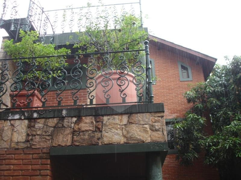 Casa à venda com 4 quartos, sendo 2 suítes, em Aclimação, São Paulo, SP