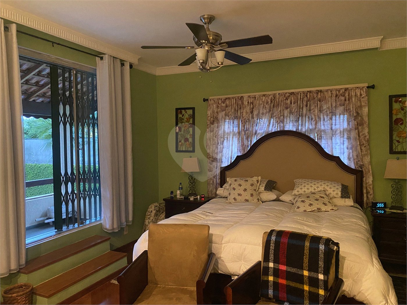 Casa à venda com 4 suítes em Granja Julieta, São Paulo, SP