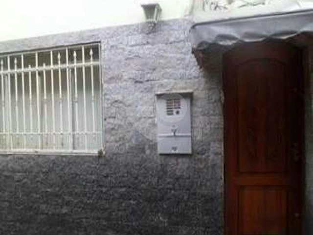 Casa à venda com 2 quartos, sendo 1 suíte,  no condomínio Travessa Carmem Lúcia Carneiro,88, São Paulo - SP