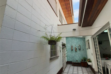 Sobrado à venda com 3 quartos, sendo 1 suíte,  em Jardim Rizzo, São Paulo, SP