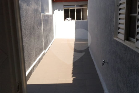 Casa Térrea com 3 dormitórios.