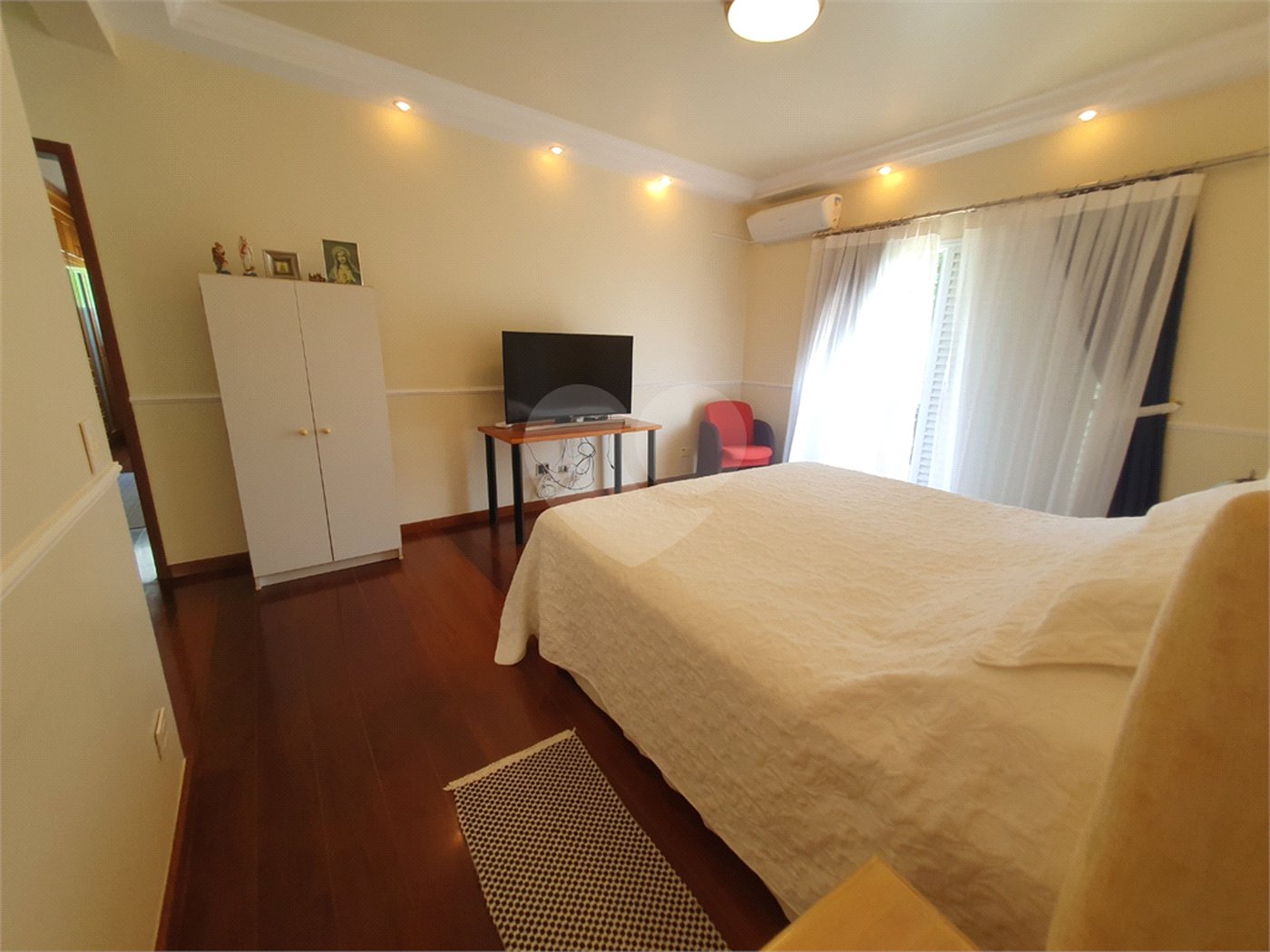 Casa à venda com 5 suítes no condomínio Vila Hípica I, Vinhedo - SP