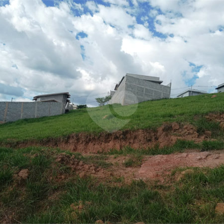 Terreno Exclusivo em Condomínio Fechado a 10 Minutos de Atibaia