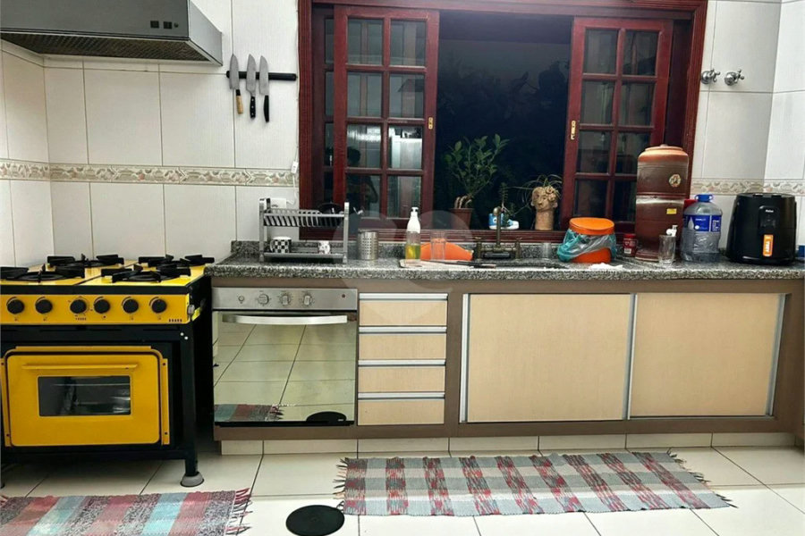 Excelente Sobrado na Vila Matilde. Venha fazer uma visita.