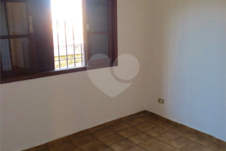 Casa à venda com 4 quartos, sendo 1 suíte, em Vila Santo Estéfano, São Paulo, SP