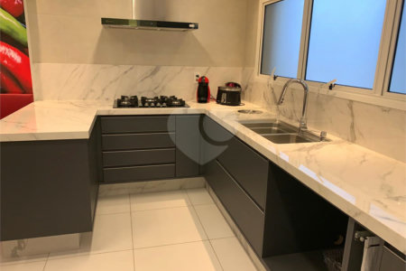 Apartamento à venda com 4 quartos, sendo 3 suítes, em Morumbi, São Paulo, SP
