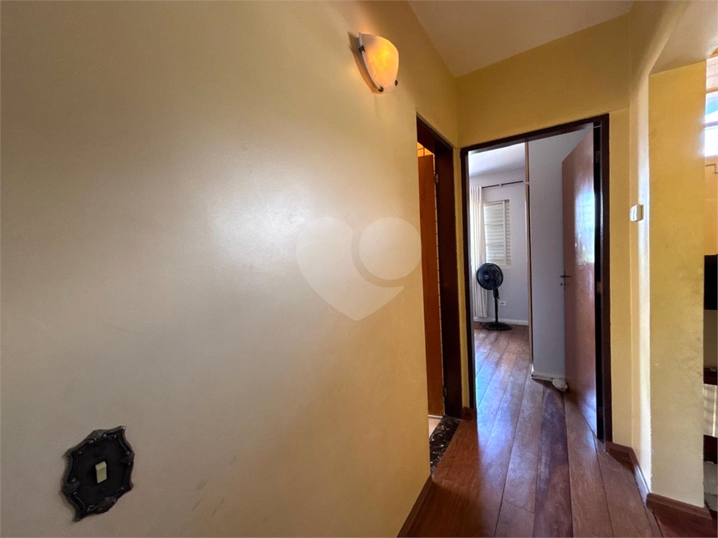 Casa à venda com 5 quartos, sendo 2 suítes,  em Jardim Maristela, Atibaia, SP