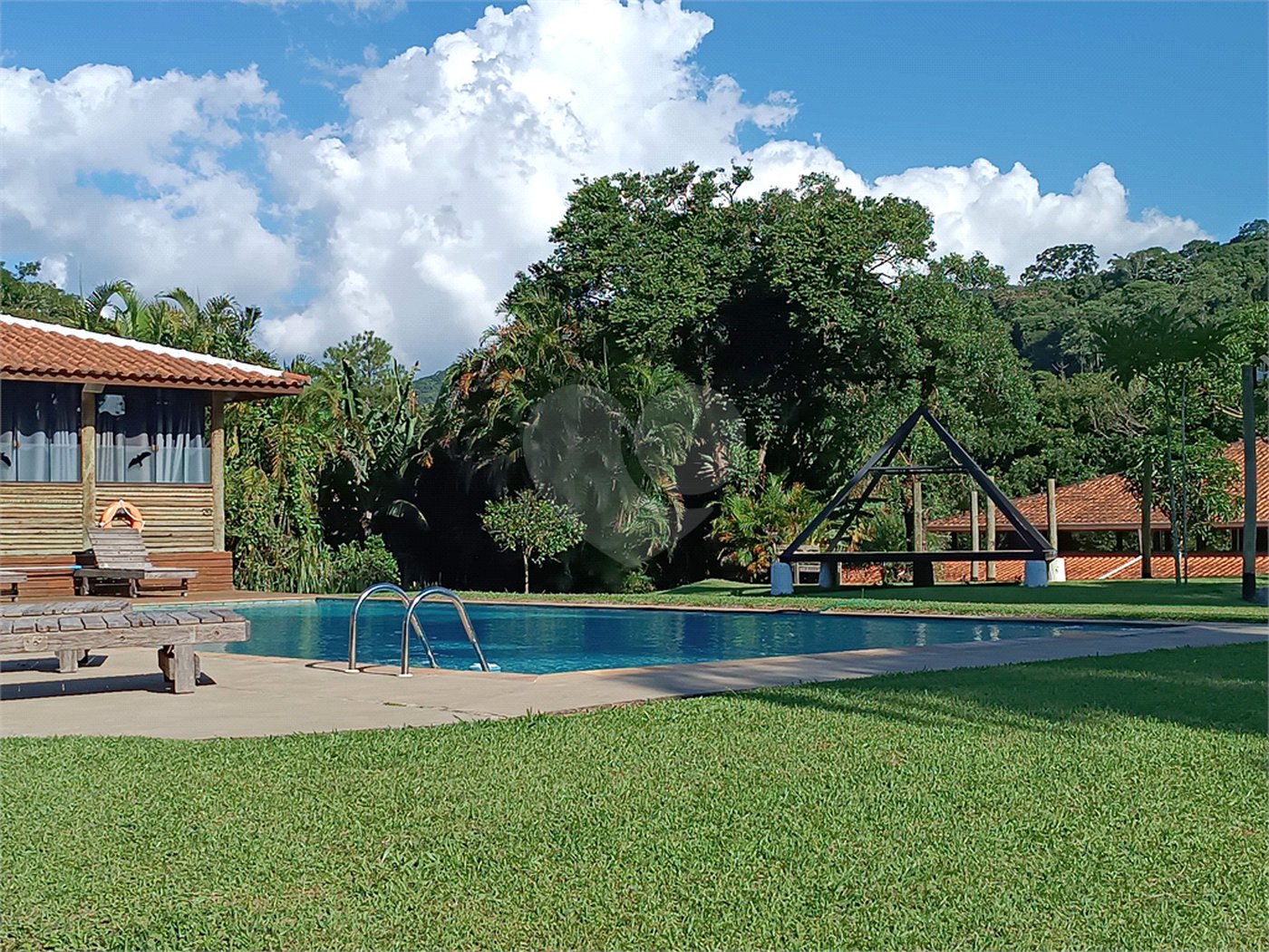 Sítio à venda com 8 suítes em Jardim Vinhas do Sol (mailasqui), São Roque, SP