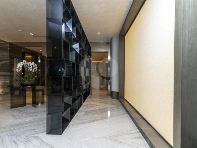 Apartamento à venda com 4 suítes em Jardim Guedala, São Paulo, SP