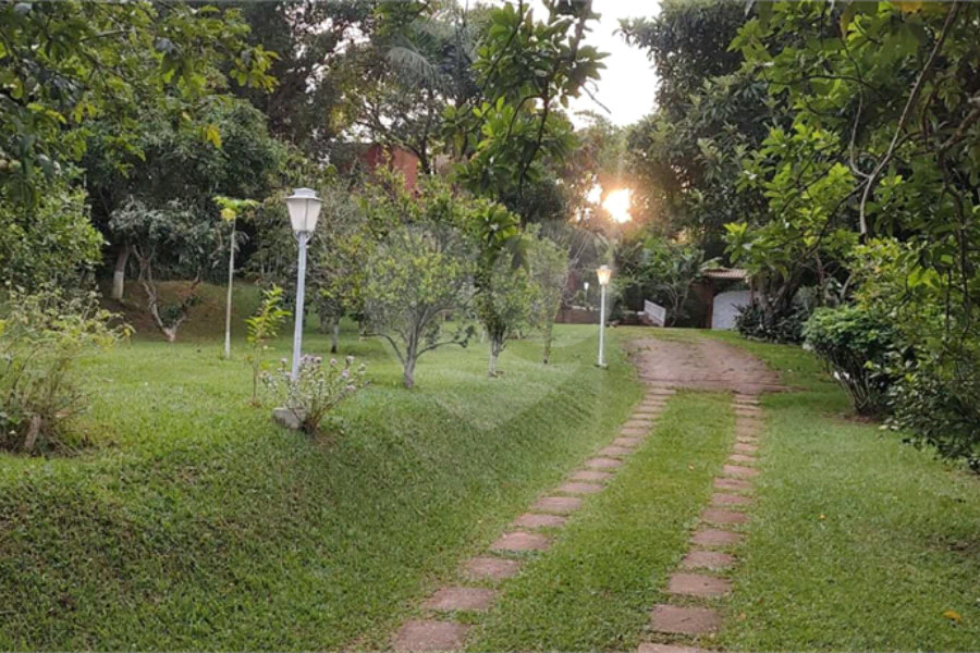Chácara à venda com 5 quartos, sendo 2 suítes, no Centro, Piracaia, SP