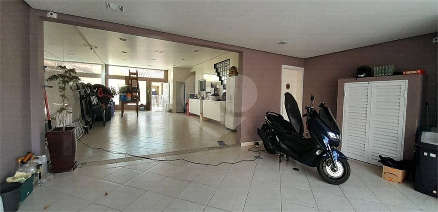 Sobrado à venda com 3 quartos, sendo 2 suítes,  em Vila Pires, Santo André, SP