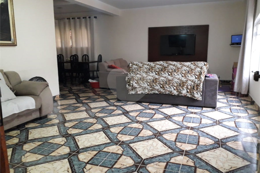 Sobrado à venda com 4 quartos em Tremembé, São Paulo, SP