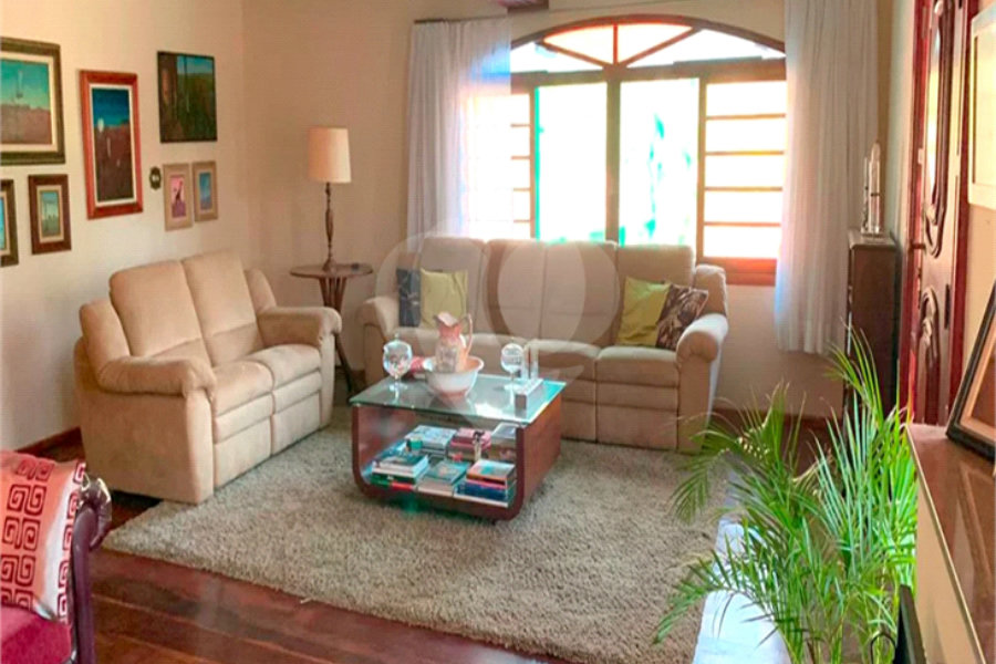 Casa à venda com 4 suítes em Roseira, Mairiporã, SP