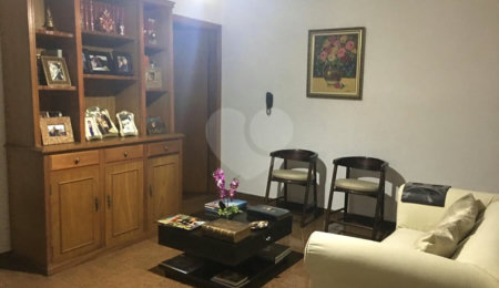 Casa à venda com 5 quartos, sendo 4 suítes,  em Vila Tramontano, São Paulo, SP