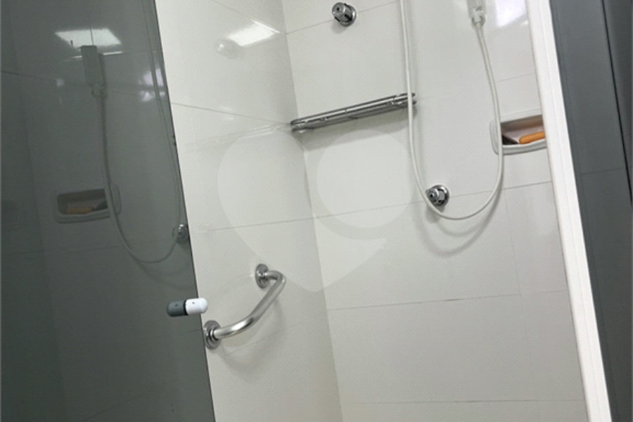 Apartamento à venda ou para alugar com 3 quartos, sendo 1 suíte, em Enseada, Guarujá, SP
