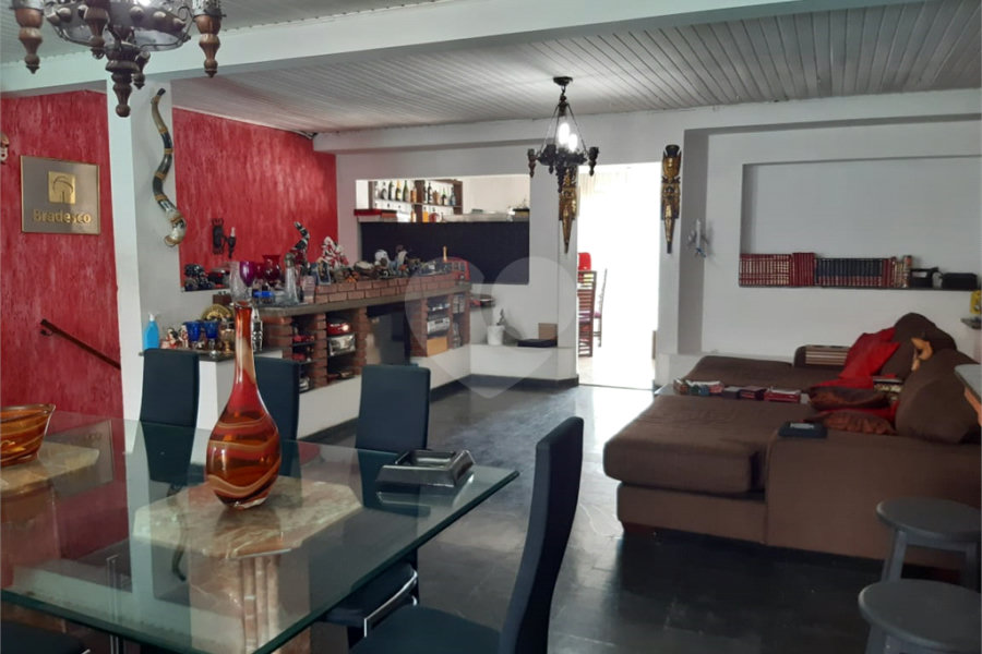 Sobrado à venda com 4 quartos, sendo 2 suítes, em Vila Maria, São Paulo, SP
