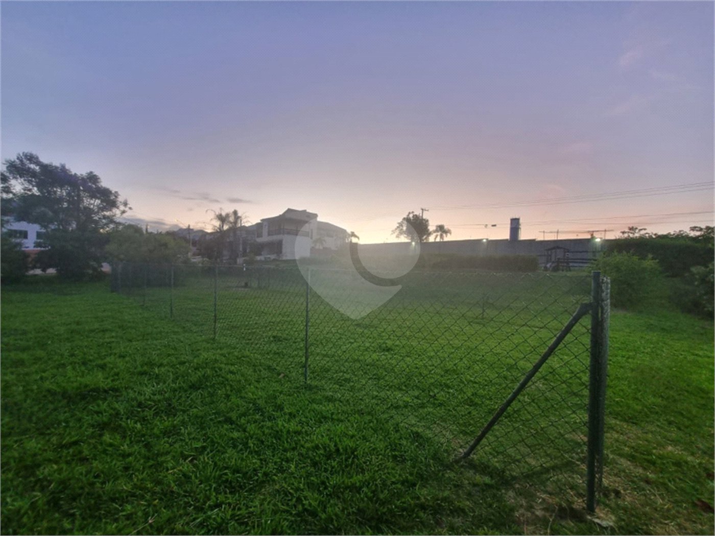Casa à venda com 3 quartos, sendo 1 suíte,  no condomínio Jd Portugal, Sorocaba - SP