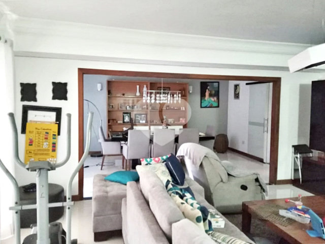 Sobrado à venda com 4 quartos, sendo 3 suítes,  em Tremembé, São Paulo, SP