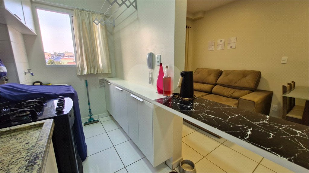 Apartamento à venda no condomínio Parque das Acácias.