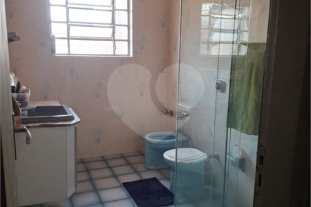 Sobrado à venda com 4 quartos, sendo 2 suítes,  em Campestre, Santo André, SP