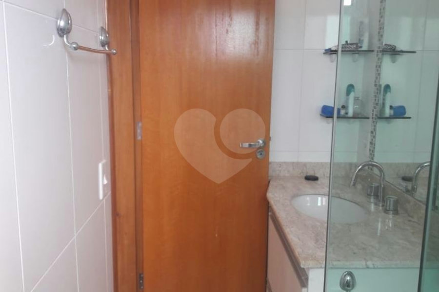 Sobrado à venda com 4 quartos, sendo 3 suítes, em Jardim Virginia Bianca, São Paulo, SP