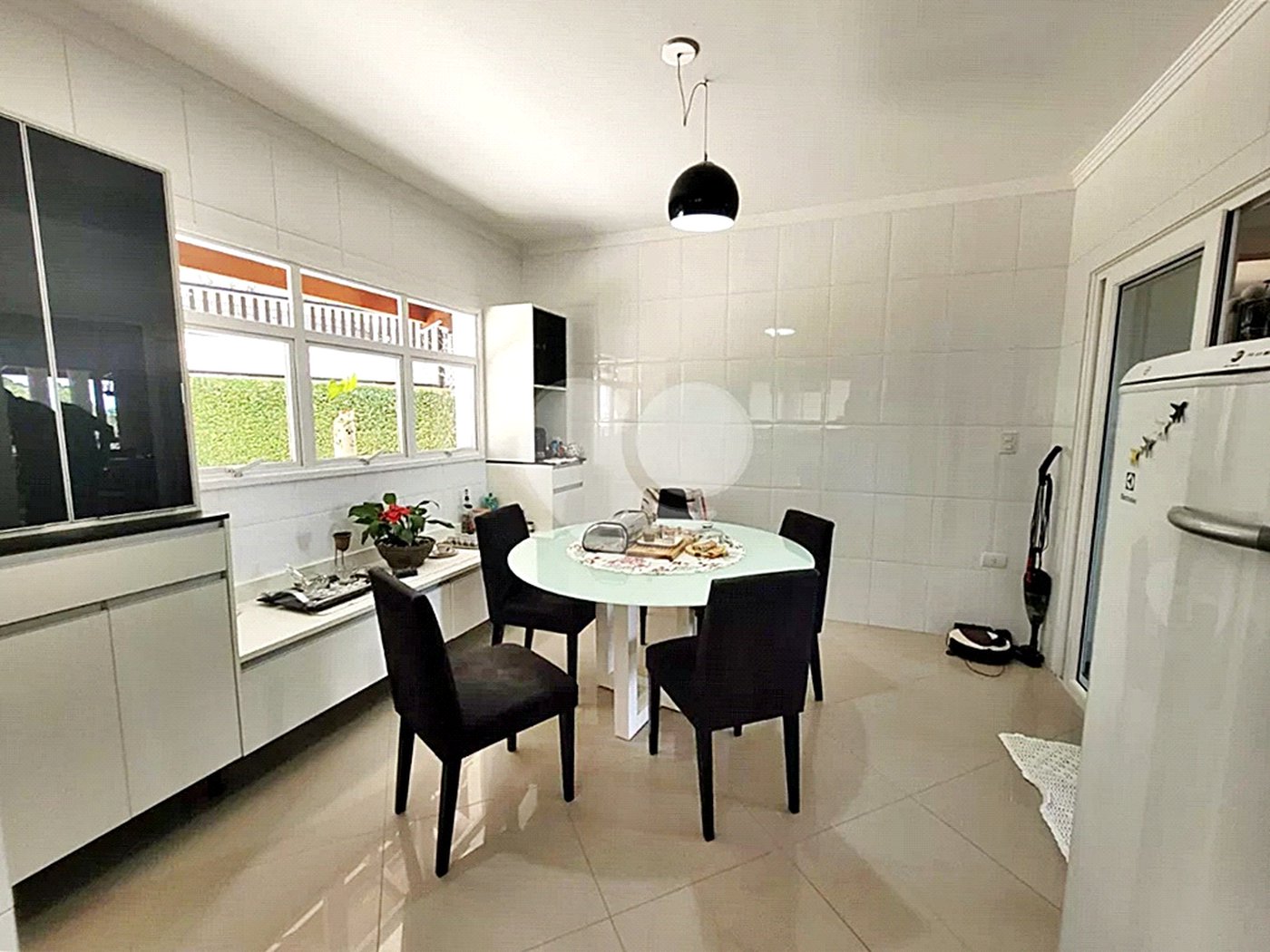 Casa à venda com 3 suítes no condomínio Cantareira, Mairiporã - SP