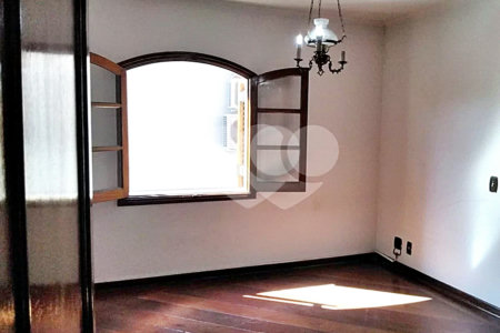 Sobrado à venda com 4 quartos, sendo 2 suítes, em Jardim São Bento, São Paulo, SP