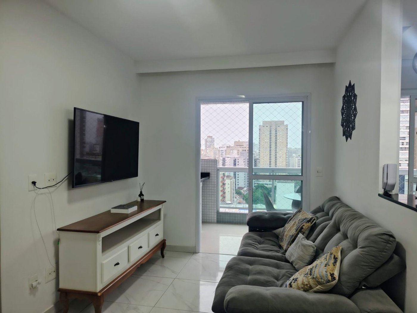 Apartamento com 2 dormitórios para alugar, 76 m² por R$ 7.000,00/mês - Gonzaga - Santos/SP