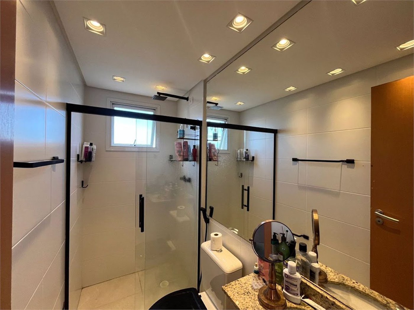 Apartamento Residencial à venda, Jardim Virginia, Guarujá - AP0995.
