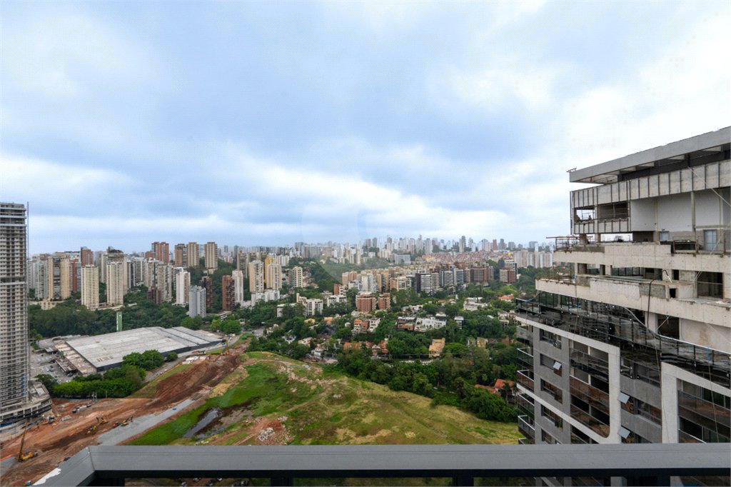 Cobertura à venda com 4 suítes em Panamby, São Paulo, SP