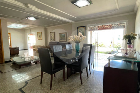 Casa à venda ou para alugar com 4 suítes em Jardim Cuiabá, Cuiabá, MT