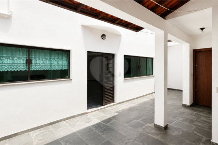 Sobrado à venda com 4 quartos, sendo 2 suítes, em Vila Pires, Santo André, SP