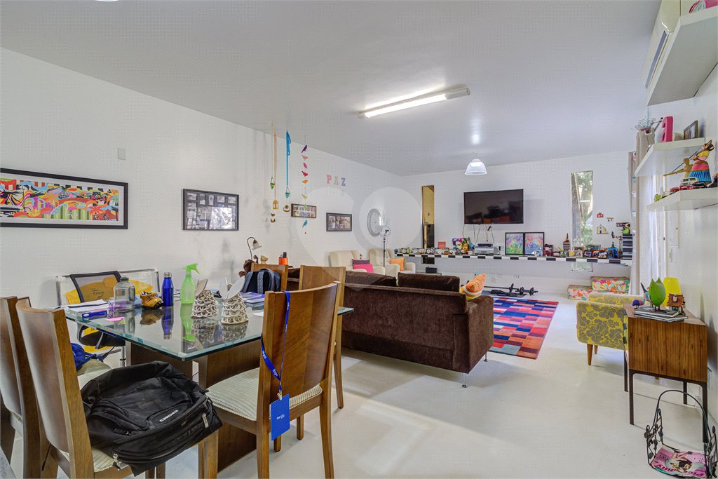 Casa à venda com 3 suítes em Chácara Monte Alegre, São Paulo, SP